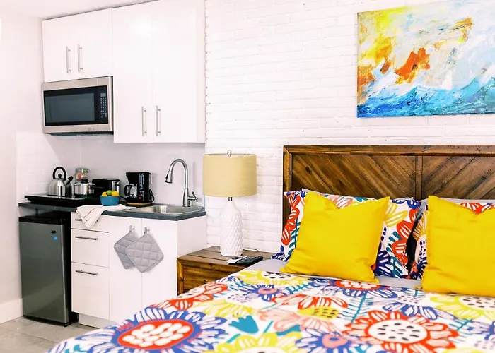 Casa Cordova Apartments By Lowkl