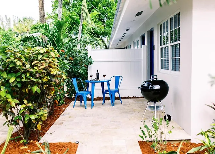 Casa Cordova Apartments By Lowkl